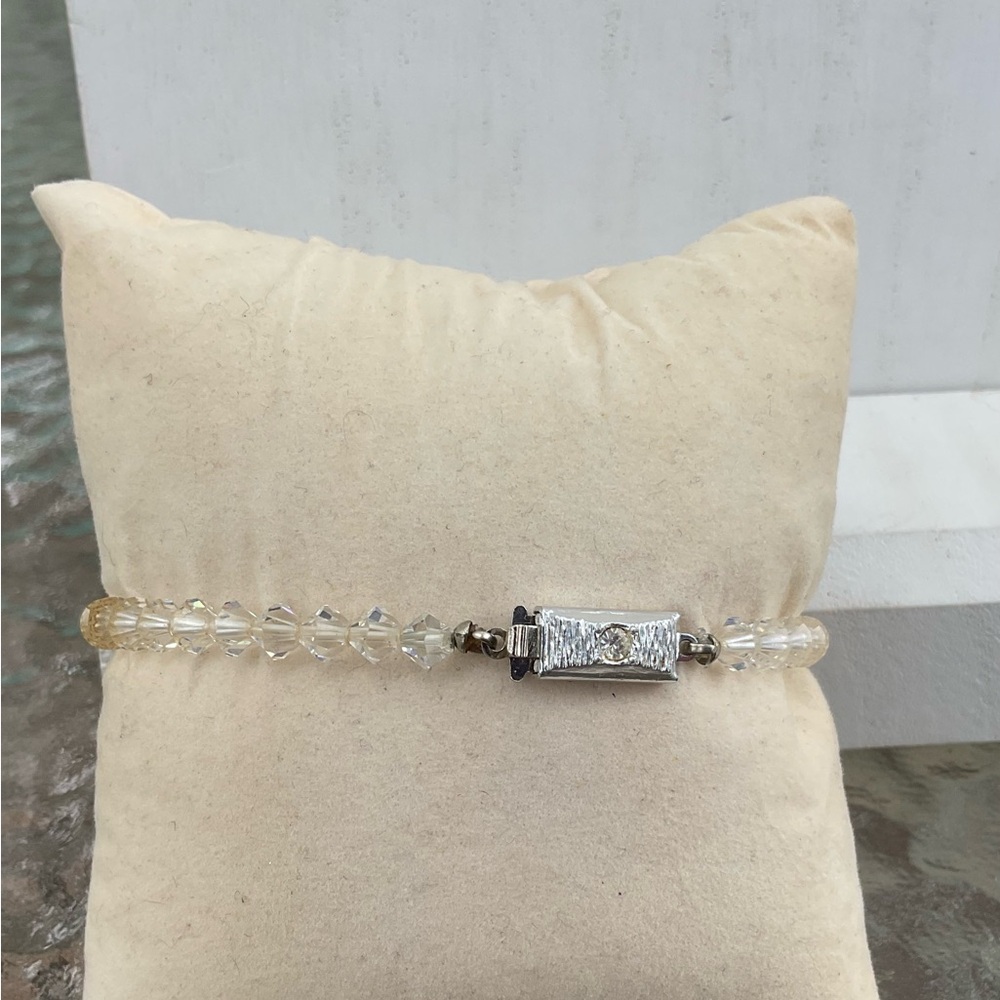 Bead Bracelet Faceted Acrylic Beads Metal latch 8” long